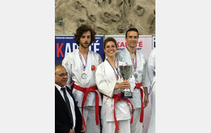 Jeune équipe kata mixte , médaille d'Argent à la Coupe France Kata  