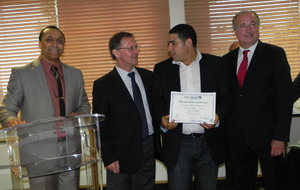 Remise officielle du DIF à un membre du club EKS à la Fédération Française de Karaté en présence du Président de la FFKDA, Président de la Ligue de Paris et de Brice GARDEBIEN.